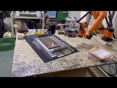 6 محور ربات اتوماتیک 100 وات چمدان ماشین پاک کننده لیزر فیبر قابل حمل